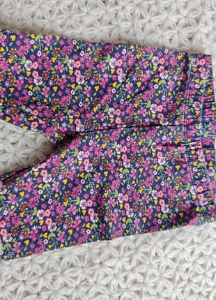 Leggins bambina viola con fiorellini taglia 68 cm, marque: Liegelind, état: Très bon état, taille: 6-9 mois / 68 cm, 1,00 €, 1,75 € Protection acheteurs incluse