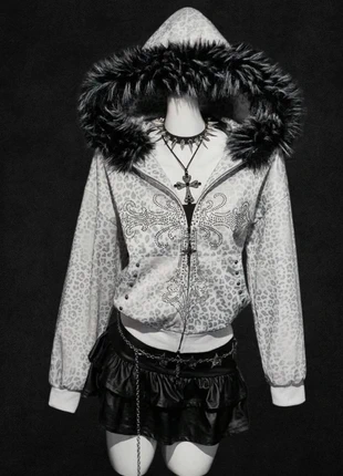 hoodie y2k léopard blanc fourrure noire, brand: y2k, condizioni: Nuovo senza cartellino, taglia: S / IT 40 / EU 36, €40.00, €42.70 include la Protezione acquisti