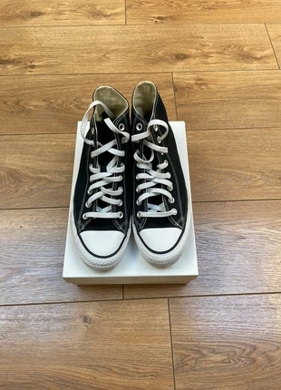 Converse noire, marke: Converse, zustand: Sehr gut, größe: 41, 39,00 €, 41,65 € inklusive Vinted-Käuferschutz