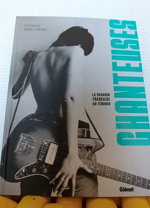 Livre "chanteuses" - la chanson française au féminin, staat: Als nieuw, € 10,00, € 11,20 inclusief Kopersbescherming