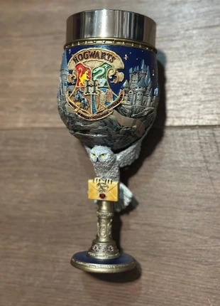Verre à pied calice Harry Potter hogwarts, marque: Harry Potter, état: Neuf sans étiquette, 26,00 €, 28,00 € Protection acheteurs incluse