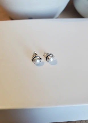 Puces d'oreilles argent et perle, état: Très bon état, 10,00 €, 11,20 € Protection acheteurs incluse