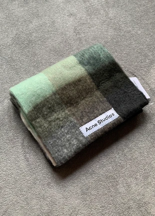 Écharpe acne studios, marke: Acne Studios, zustand: Neu, 50,00 €, 53,20 € inklusive Vinted-Käuferschutz