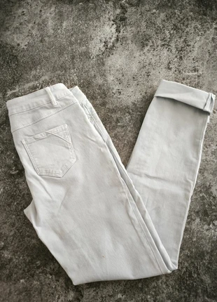 Jean slim Promod bleu clair – femme taille 38/M casual, marca: Promod, estado: Muito bom, tamanho: M / 38 / 10, €9.00, €10.15 inclui Proteção do Comprador