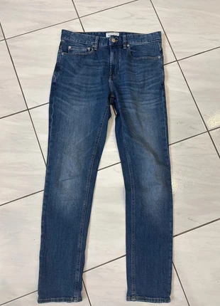Jean bleu homme pull&bear en très bon état taille 40/L, brand: Pull & Bear, condizioni: Ottime, taglia: L, €8.00, €9.10 include la Protezione acquisti