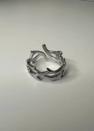 Bague argentée couronne d’épines, marque: CHROME, état: Très bon état, taille: Ajustable, 6,99 €, 8,04 € Protection acheteurs (Pro) incluse