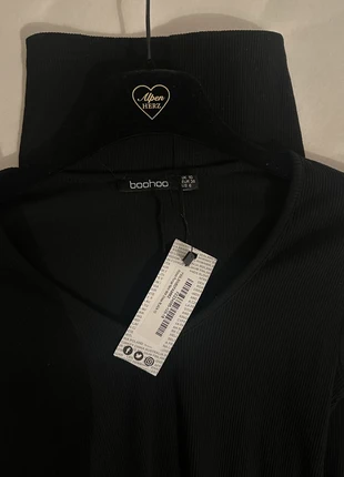 Boohoo Strickkleid Midikleid gerippt schwarz, merk: Boohoo, staat: Nieuw met prijskaartje, maat: M / 38 / 10, € 10,00, € 11,20 inclusief Kopersbescherming