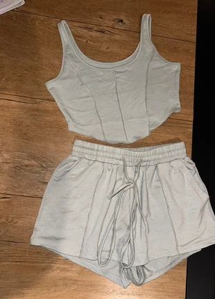 Ensemble + jupe, merk: Shein, staat: Heel goed, maat: XS / 34 / 6, € 1,00, € 1,75 inclusief Kopersbescherming