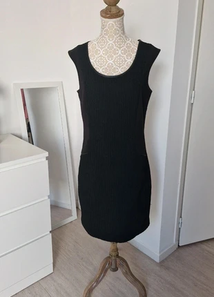 Robe noire chic sans manches Naf Naf – Taille 38, marca: Naf Naf, estado: Muy bueno, tamaño: M / 38 / 10, 14,99 €, 16,44 € Protección al comprador incluida