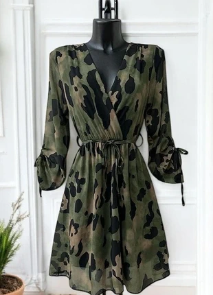 Robe courte kaki taille M, marque: Boutique Parisienne, état: Très bon état, taille: M / 38 / 10, 31,00 €, 33,25 € Protection acheteurs (Pro) incluse