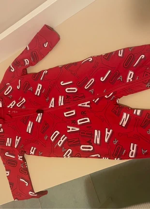 Tre pezzi per bambino dai 9 ai 2 anni, zustand: Sehr gut, größe: 18–24 Monate / 86, 10,00 €, 11,20 € inklusive Vinted-Käuferschutz