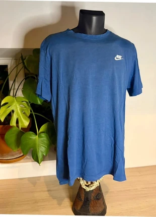 T-shirt Nike bleu logo brodé – Homme – Taille L, brand: Nike, condition: Very good, size: L, €13.99, €15.39 includes Buyer Protection
