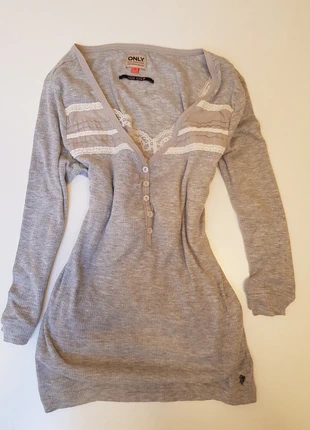 Vintage ONLY Henley – mit Verzierungen vorne 🤍, brand: ONLY, condizioni: Ottime, taglia: S / IT 40 / EU 36, €28.00, €30.10 include la Protezione acquisti