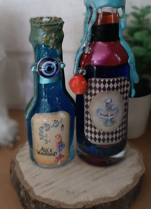 Lot de 2 potions Alice au Pays des Merveilles, merk: Alice au pays des merveilles, staat: Heel goed, € 8,00, € 9,10 inclusief Kopersbescherming