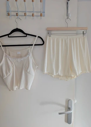 Ensemble pyjama femme top et short crème taille M Shein, brand: Shein, condition: Very good, size: M / 38 / 10, €6.00, €7.00 includes Buyer Protection