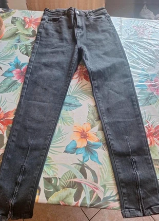 Jean gris slim enfant – L, estado: Novo sem etiquetas, tamanho: L, €3.00, €3.85 inclui Proteção do Comprador