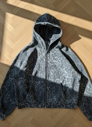 Veste à capuche motif léopard gris 🐆, marque: y2k, état: Très bon état, taille: S / 36 / 8, 52,00 €, 55,30 € Protection acheteurs incluse