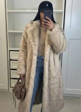 Manteau en fausse fourrure beige ultra chic & girly, brand: Atelier Elenzga, condition: Very good, size: S / 36 / 8, €119.90, €126.60 includes Buyer Protection