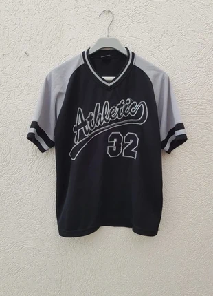 T-shirt basic one sport taille L athletics brodé 32, brand: Basic One, condition: Very good, size: L, €5.00, €5.95 includes Buyer Protection