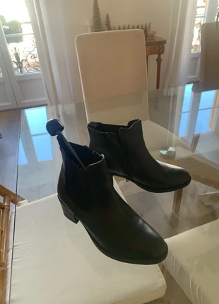 Boots noir cuir, marque: Luxury, état: Très bon état, taille: 39, 30,00 €, 32,20 € Protection acheteurs incluse