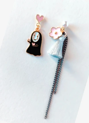 Boucles d'Oreilles Asymétriques "Sans-Visage" (Kaonashi) & Sakura Ghibli🌸, brand: Studio Ghibli, condition: New without tags, €8.50, €9.63 includes Buyer Protection