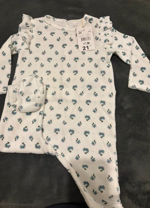 Joli pyjama taille 24 mois neuf avec étiquette, marque: Du Pareil au Même, état: Neuf avec étiquette, taille: 18-24 mois / 86 cm, 11,00 €, 12,25 € Protection acheteurs incluse