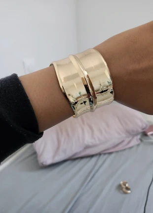 Magnifique bracelet épais doré, brand: Zara, condition: New without tags, €4.00, €4.90 includes Buyer Protection