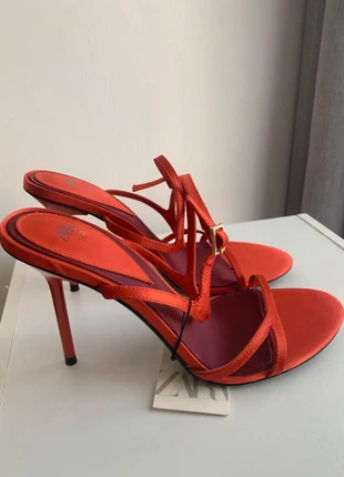 Sandales à talons Zara neufs, marque: Zara, état: Neuf avec étiquette, taille: 39, 35,00 €, 37,45 € Protection acheteurs incluse