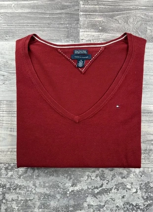 Pull col V Tommy Hilfiger Bordeaux Taille XL, brand: Tommy Hilfiger, condition: Very good, size: XL / 42 / 14, €10.00, €11.20 includes Buyer Protection Pro