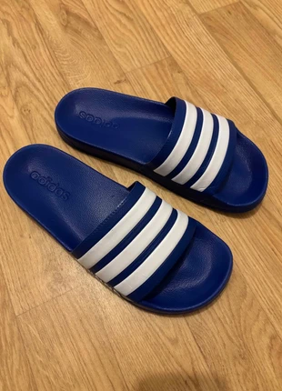 Adidas Adilette Shower taille 8 (42), marque: adidas, état: Neuf sans étiquette, taille: 42, 9,00 €, 10,15 € Protection acheteurs incluse