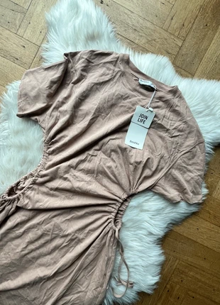 Robe cintrée beige foncé Bershka taille S avec étiquette, marque: Bershka, état: Neuf avec étiquette, taille: S / 36 / 8, 6,00 €, 7,00 € Protection acheteurs incluse