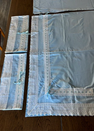 Jogo de casal bordado à máquina 190x260, staat: Heel goed, maat: 120-140 x 190-200 cm, € 20,00, € 21,70 inclusief Kopersbescherming