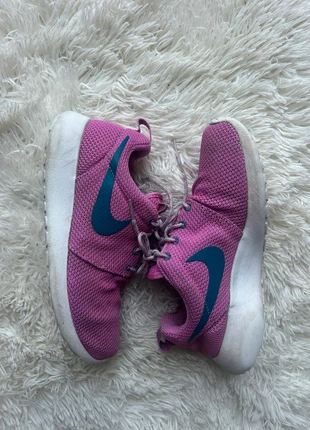 chaussures de sport Nike Roshe Run Violet pour femme taille 39, brand: Nike, condizioni: Ottime, taglia: 39, €10.00, €11.20 include la Protezione acquisti