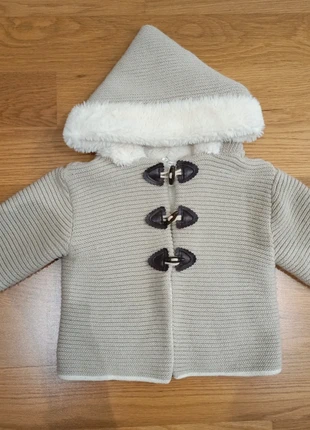 Abrigo con capucha, marca: Baby Fashion, estado: Muito bom, tamanho: 3 anos / 98 cm, €10.00, €11.20 inclui Proteção do Comprador