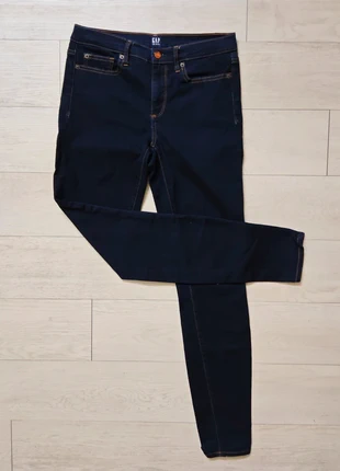 Jean GAP – True Skinny – Taille 28 Long, brand: GAP, condizioni: Ottime, taglia: XS / IT 38 / EU 34, €8.00, €9.10 include la Protezione acquisti