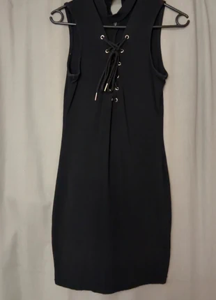 Robe près du corps noire à lacets taille M, estado: Muito bom, tamanho: M / 38 / 10, €7.00, €8.05 inclui Proteção do Comprador