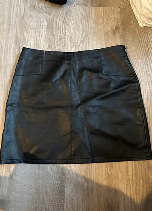 Mini jupe en similicuir taille 42, brand: Vintage Dressing, condizioni: Ottime, taglia: XL / IT 46 / EU 42, €5.00, €5.95 include la Protezione acquisti