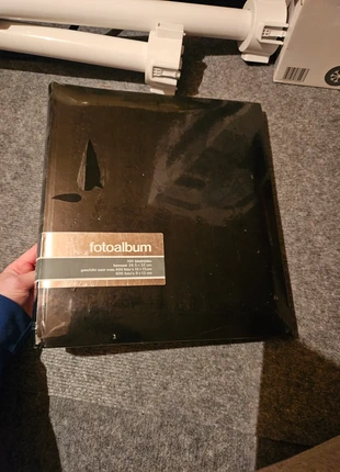 Foto album, staat: Nieuw met prijskaartje, € 10,00, € 11,20 inclusief Kopersbescherming