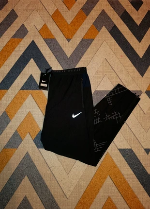 Running Division, brand: Nike, condition: New with tags, size: M, €49.99, €53.19 includes Buyer Protection