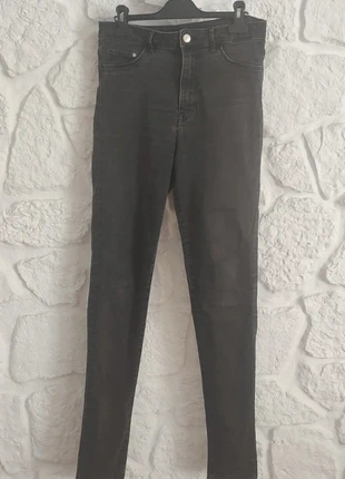 Jean noir slim taille haute H&M – Taille 42/44, brand: H&M, condition: Very good, size: XL / 42 / 14, €3.00, €3.85 includes Buyer Protection