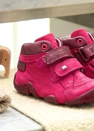 Elefanten Lauflernschuhe für kleine Entdecker *18, merk: Elefanten, staat: Heel goed, maat: 18, € 6,00, € 7,00 inclusief Kopersbescherming