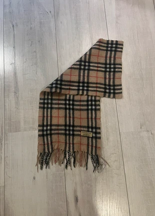 Burberry klassiek beige scarf beige logo, merk: Burberrys, staat: Heel goed, € 25,00, € 26,95 inclusief Kopersbescherming