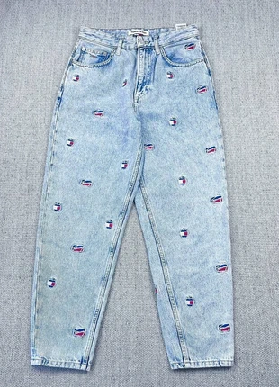 Tommy Jeans Mom Jean Ultra High Rise Tapered femme W27 L30 bleu clair broderies drapeau 423, marque: Tommy Hilfiger, état: Très bon état, taille: S / 36 / 8, 49,90 €, 53,10 € Protection acheteurs incluse
