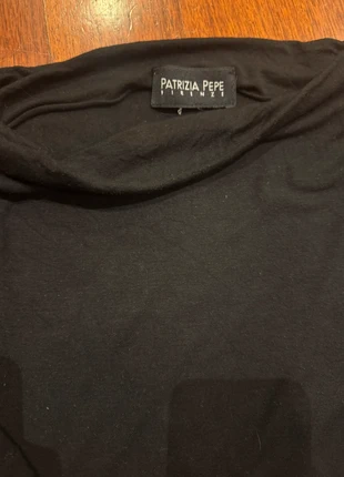 Abito nero con aperture laterali – Patrizia Pepe, marque: Patrizia Pepe, état: Très bon état, taille: M / 38 / 10, 10,00 €, 11,20 € Protection acheteurs incluse