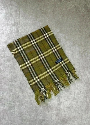 Écharpe Burberry vert, brand: Burberry, condition: Very good, €50.00, €53.20 includes Buyer Protection Pro