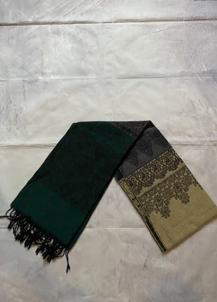 Gianni Versace vintage scarf, brand: Versace, condizioni: Ottime, €50.00, €53.20 include la Protezione acquisti