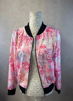 Veste légère imprimée colorée – Taille M – Lot MI33, staat: Heel goed, maat: M / 38 / 10, € 9,00, € 10,15 inclusief Kopersbescherming Pro