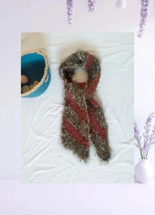 Bufanda de punto a estrenar con pelo fantasía y rayas diagonales, marca: Fait Main, estado: Nuevo sin etiquetas, 18,00 €, 19,60 € Protección al comprador incluida