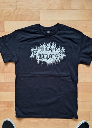 Vlad tepes t-shirt black metal size M, marke: Gildan, zustand: Neu, größe: M, 27,00 €, 29,05 € inklusive Vinted-Käuferschutz