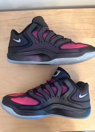 Scarpe da basket Nike KD18 Vivid purple, marque: Nike, état: Très bon état, taille: 42,5, 110,00 €, 116,20 € Protection acheteurs incluse